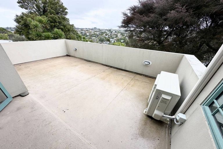 Photo of property in 2/38 Gulf View Road, Murrays Bay, Auckland, 0630