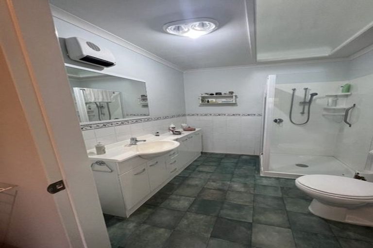 Photo of property in 5 Lakeridge Close, Rangatira Park, Taupo, 3330