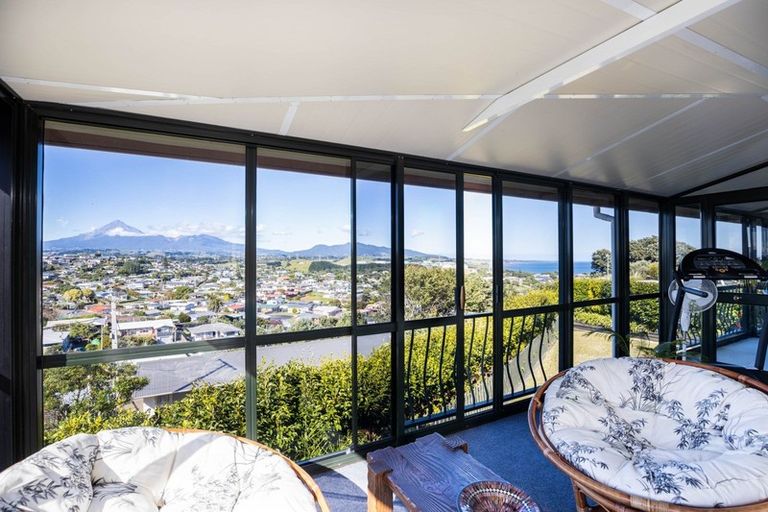 Photo of property in 29 Scott Street, Moturoa, New Plymouth, 4310