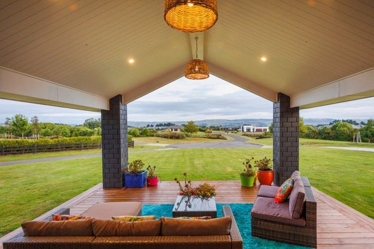 Photo of property in 21 Loveston Lane, Kelvin Grove, Palmerston North, 4470