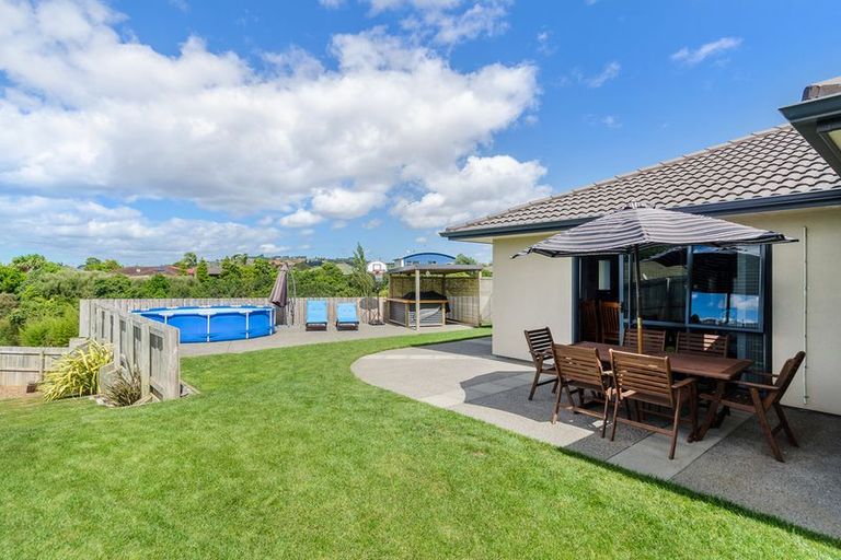 Photo of property in 13 Woodcroft Way, Pukekohe, 2120