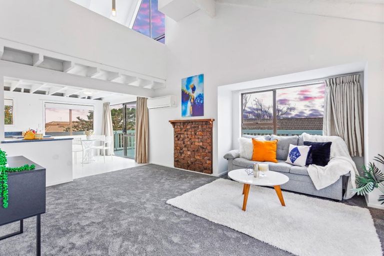 Photo of property in 42 Glenbervie Crescent, Massey, Auckland, 0614