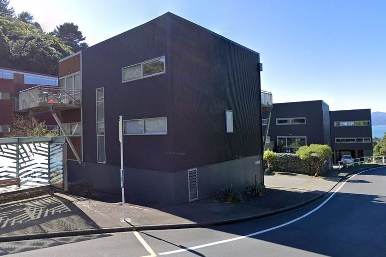 Photo of property in 18/2 Onslow Road, Khandallah, Wellington, 6035