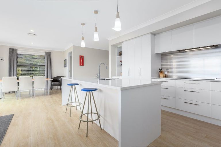 Photo of property in 3 Kaiaho Close, Aotea, Porirua, 5024