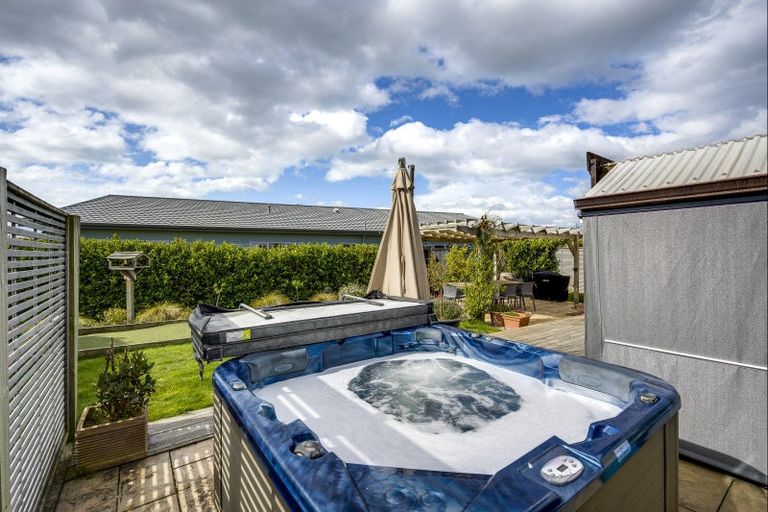 Photo of property in 5 Scott Place, Havelock North, 4130