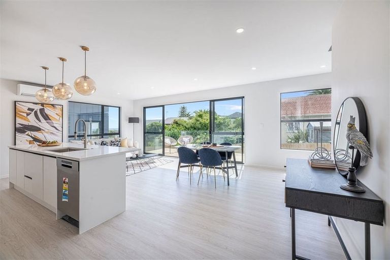 Photo of property in 14b Firth Road, Torbay, Auckland, 0630