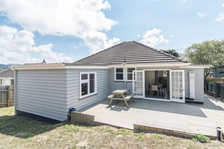 Photo of property in 37 Tukanae Street, Strathmore Park, Wellington, 6022