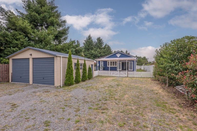 Photo of property in 3 Queen Street, Coalgate, 7673