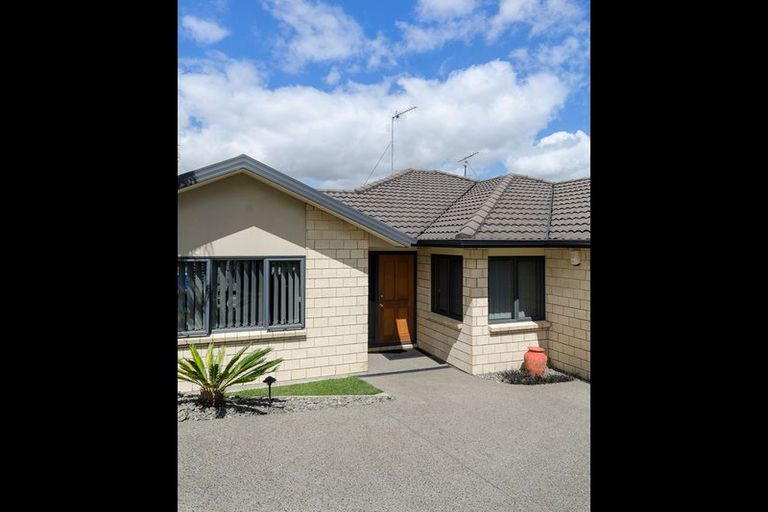 Photo of property in 13 Woodcroft Way, Pukekohe, 2120