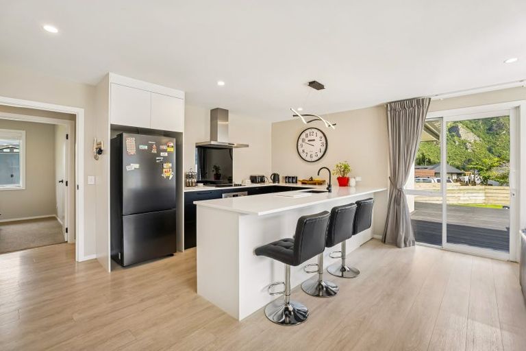 Photo of property in 8 Lakefield Close, Kingston, Athol, 9793