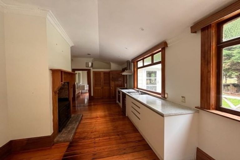 Photo of property in 140a Upper Fitzherbert Road, Wainuiomata, Lower Hutt, 5373