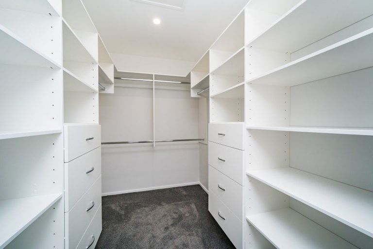 Photo of property in 44 Vaucluse Heights, Fitzherbert, Palmerston North, 4410