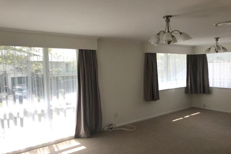 Photo of property in 17 Sunrise Boulevard, Tawa, Wellington, 5028