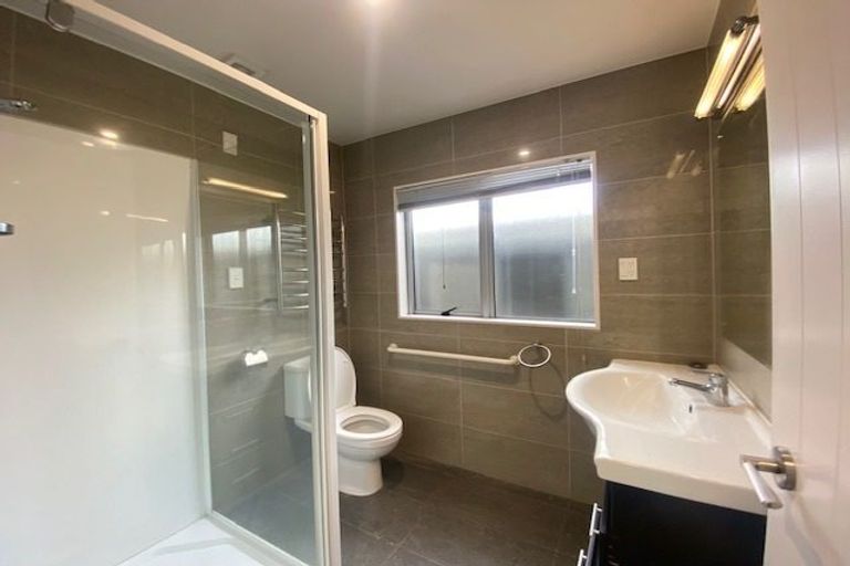 Photo of property in 20 Lisa Rise, Half Moon Bay, Auckland, 2012