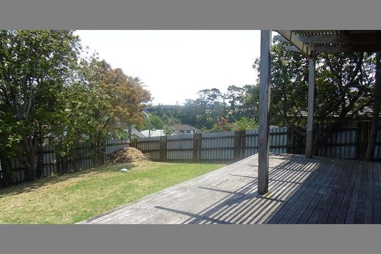 Photo of property in 1 Blethyn Place, Te Atatu South, Auckland, 0610