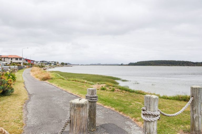 Photo of property in 1 Hall Place, Foxton Beach, Foxton, 4815