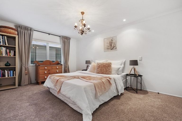 Photo of property in 21 Broadwater Close, Pyes Pa, Tauranga, 3112