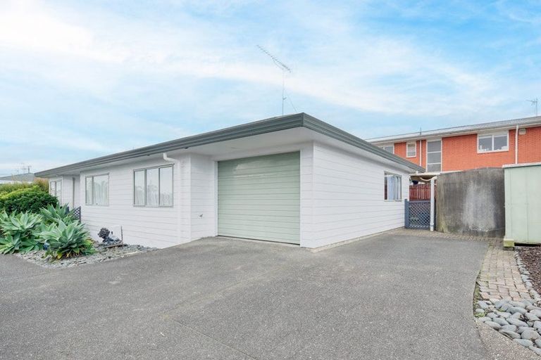 Photo of property in 1/21 Rawhiti Road, Manly, Whangaparaoa, 0930