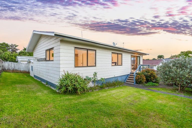 Photo of property in 11 Mona Vale, West Harbour, Auckland, 0618