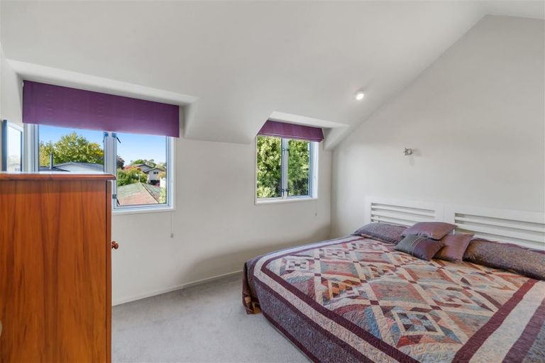 Photo of property in 2/239 Maidstone Road, Avonhead, Christchurch, 8042