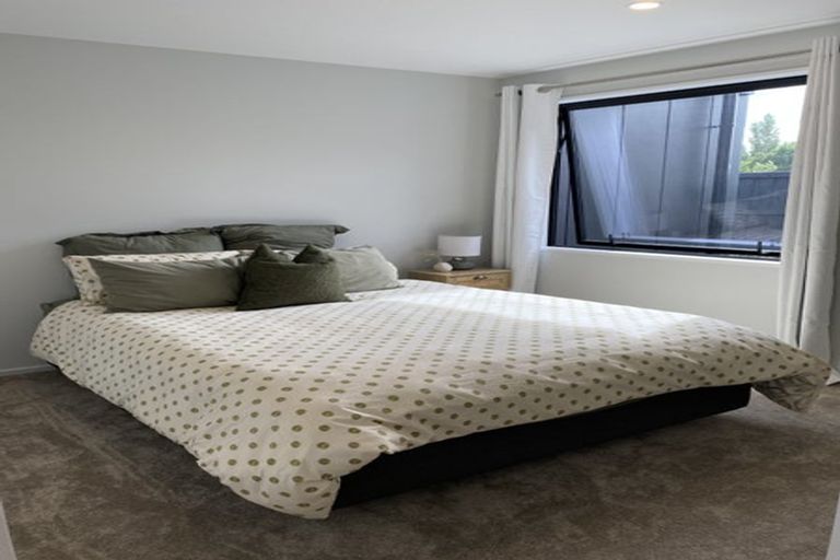 Photo of property in 32 Kiekie Road, Casebrook, 8051