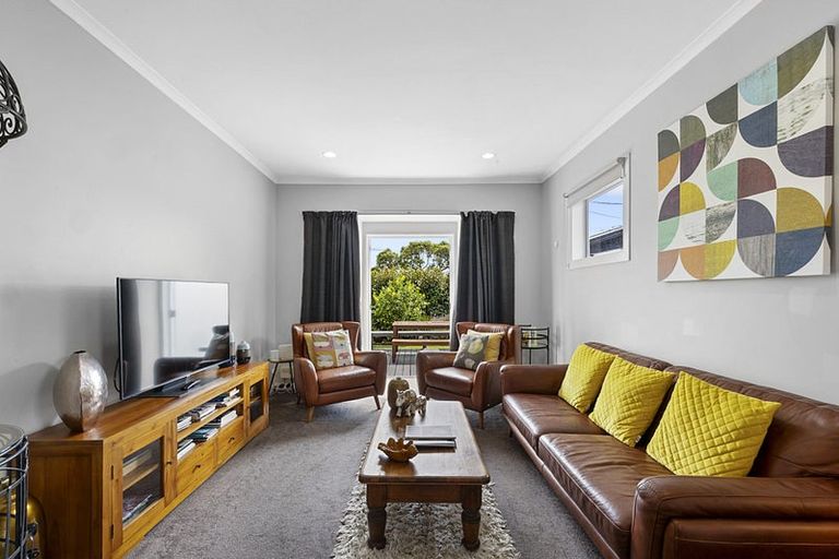 Photo of property in 166 Lemon Street, Strandon, New Plymouth, 4312