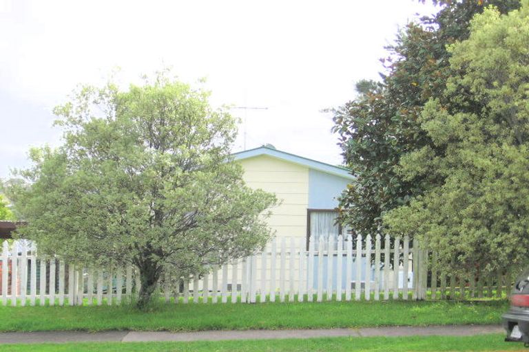 Photo of property in 14 Albert Hall Drive, Red Beach, 0932