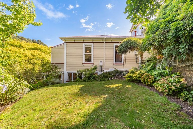 Photo of property in 185 Glenmore Street, Kelburn, Wellington, 6012