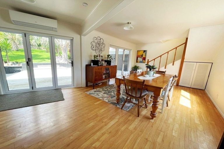 Photo of property in 15 Rosalind Road, Glenfield, Auckland, 0629