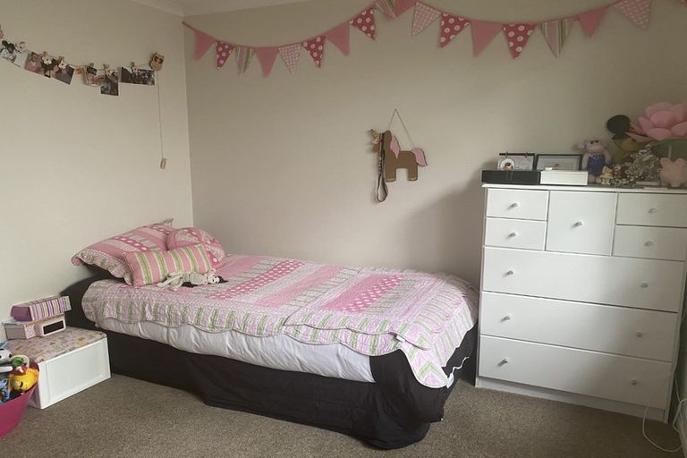 Photo of property in 37 Spinnaker Drive, Whitby, Porirua, 5024