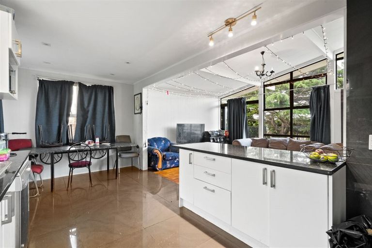 Photo of property in 5 Leeson Place, Mangere, Auckland, 2022