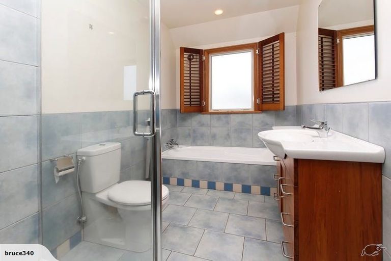 Photo of property in 32 Wai-iti Terrace, Burnside, Christchurch, 8052