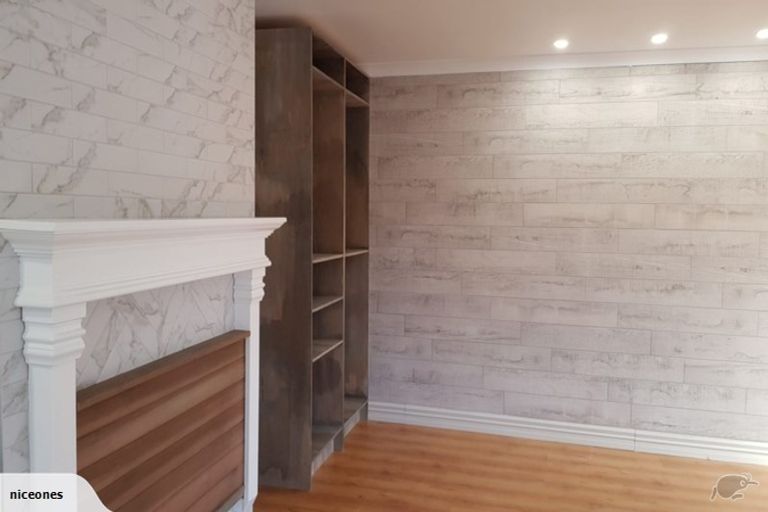 Photo of property in 19 Millstream Drive, Henderson, Auckland, 0610