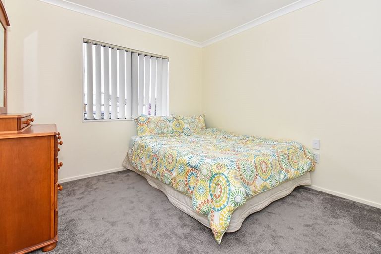Photo of property in 12 Carn Place, Weymouth, Auckland, 2103