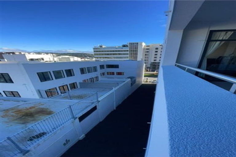 Photo of property in 17 Kent Terrace - Kent Apartments, 5b/16 Kent Terrace, Mount Victoria, Wellington, 6011
