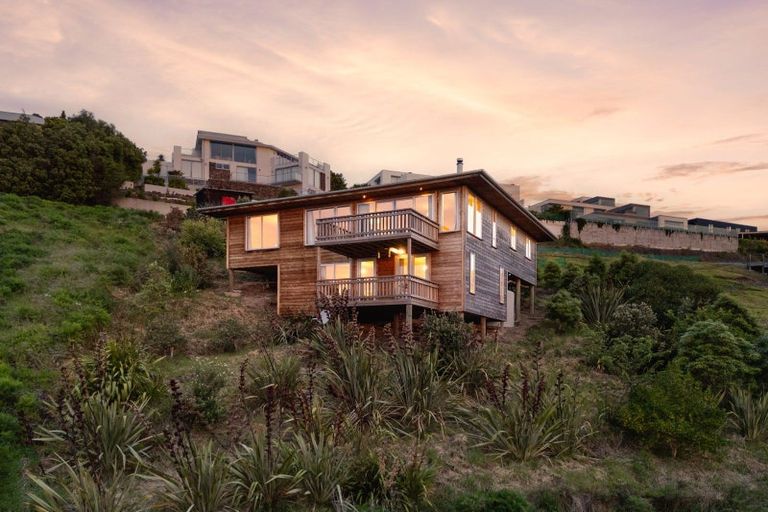 Photo of property in 5 Rifleman Lane, Redcliffs, Christchurch, 8081