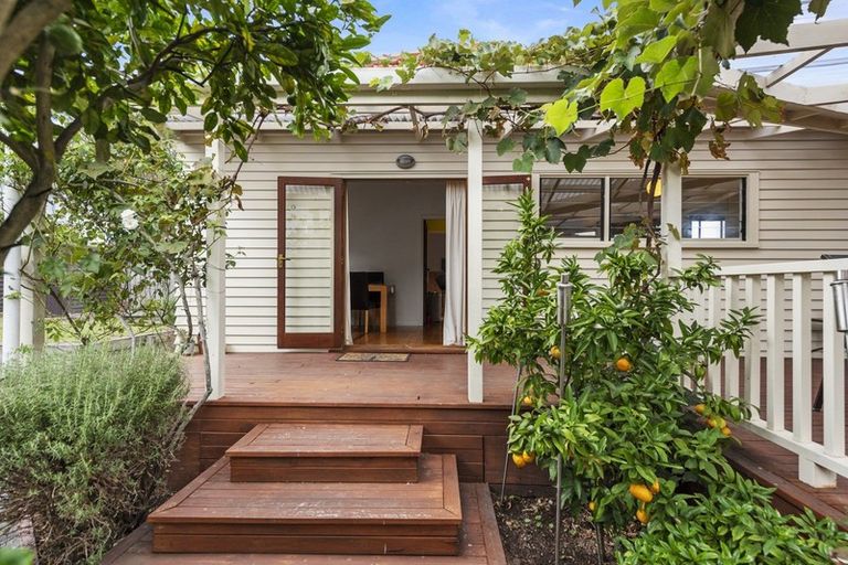 Photo of property in 44 Plunket Terrace, Hamilton East, Hamilton, 3216