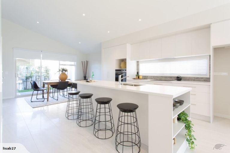 Photo of property in 37 Saint Pauls Drive, Brookfield, Tauranga, 3110