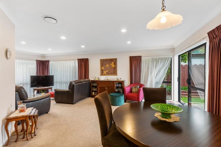 Photo of property in 2/16 Travers Place, Northpark, Auckland, 2013