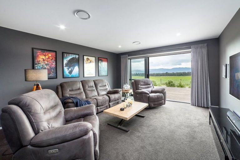 Photo of property in 59 Kahutara Road, Kahutara, 5771