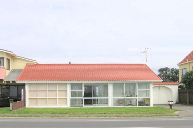 Photo of property in 208a Marine Parade, Mount Maunganui, 3116