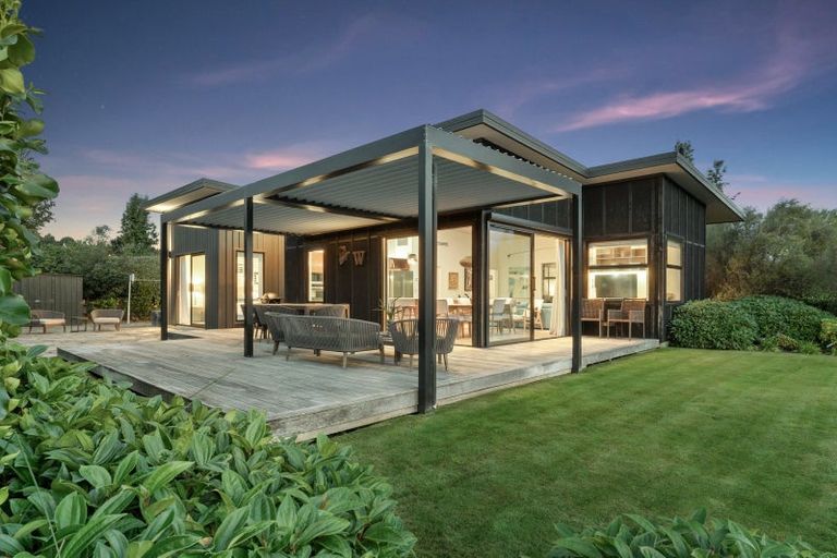 Photo of property in 1 Kirimoko Crescent, Wanaka, 9305