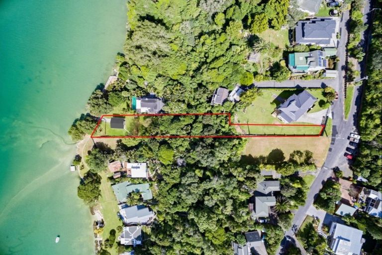 Photo of property in 39a Pohutukawa Avenue, Shelly Park, Auckland, 2014