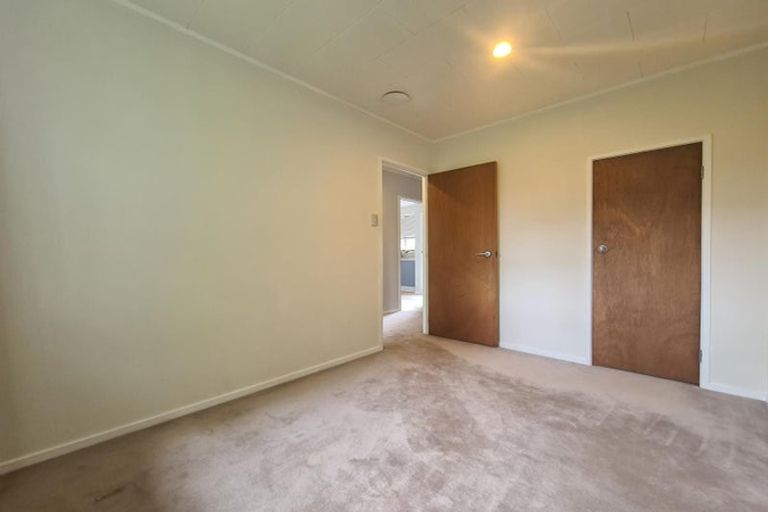 Photo of property in 1 Murillo Place, Henderson, Auckland, 0612