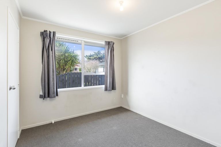 Photo of property in 32 Burundi Avenue, Clendon Park, Auckland, 2103