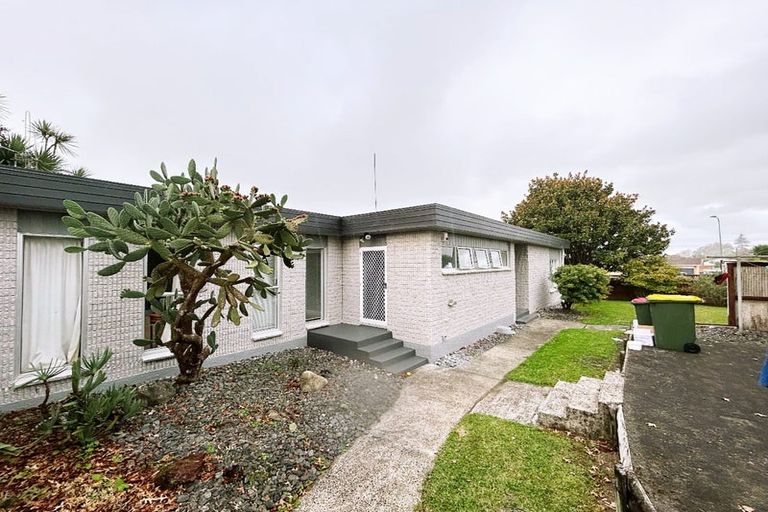 Photo of property in 2 Dorothy Place, Hillcrest, Hamilton, 3216