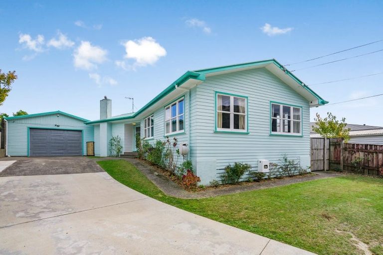 Photo of property in 21 Pollard Street, Wainuiomata, Lower Hutt, 5014