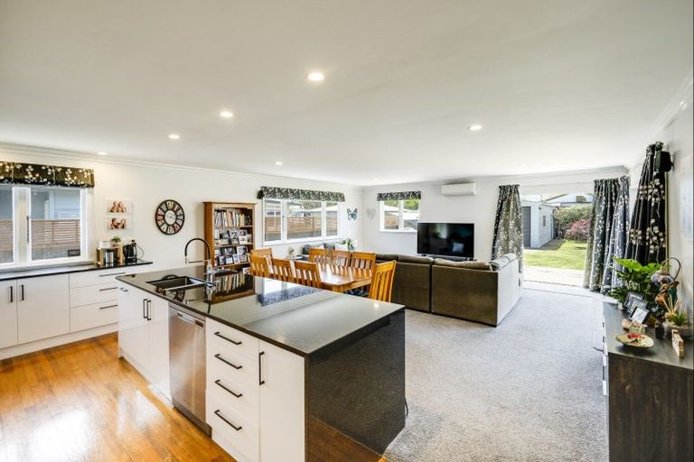 Photo of property in 2 Shirley Place, Bay View, Napier, 4104