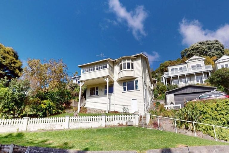 Photo of property in 120 Sutherland Road, Melrose, Wellington, 6023
