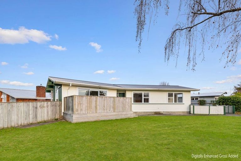 Photo of property in 6 Abraham Crescent, Milson, Palmerston North, 4414